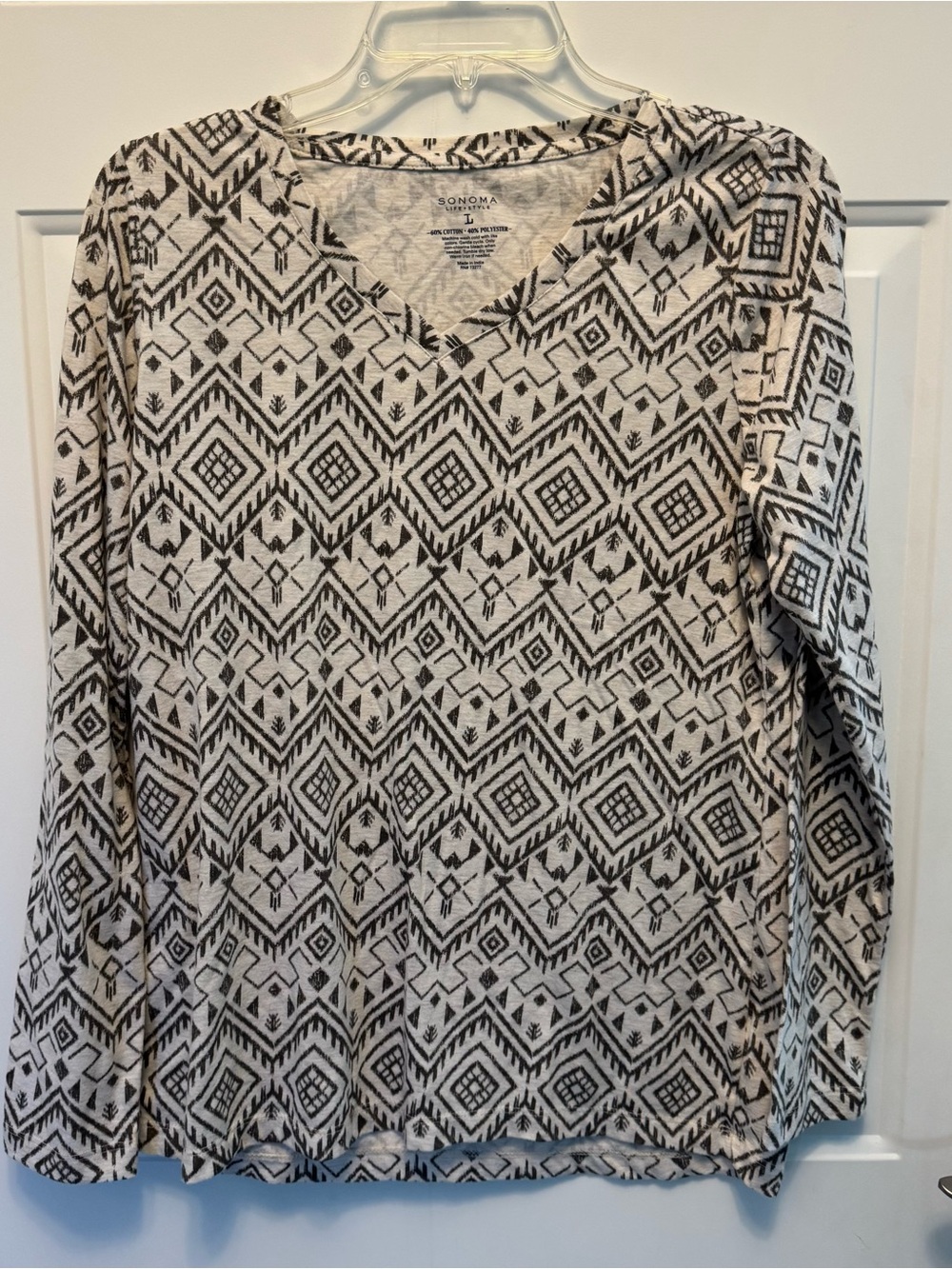 Sonoma Size L Womens Tribal Print V Neck Long Sleeve Cotton Top